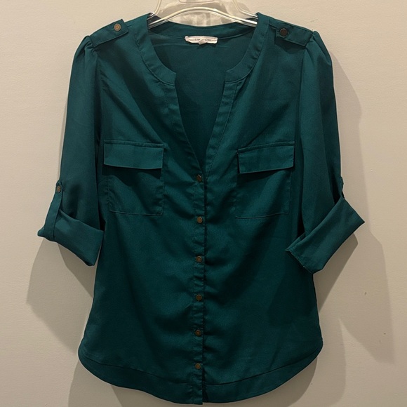 Hawthorne Tops - Elegant Hunter Green Button-Down Shirt for Women